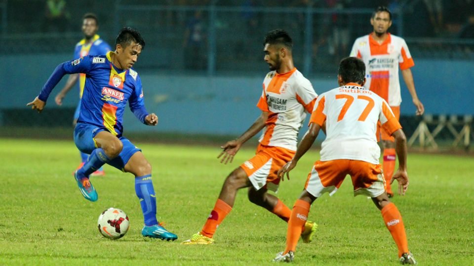 Arema menang 3-0 pada uji coba melawan Pusamania Borneo FC, Sabtu (19/07/14). Copyright: &copy; ardiyansyah/INDOSPORT